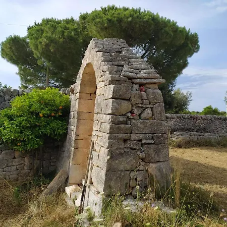 Trulli Conti Grande Spazio Alberato Incontaminato- Prenotazione Esclusiva * Cisternino