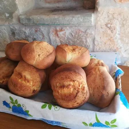 Trulli Conti Grande Spazio Alberato Incontaminato- Prenotazione Esclusiva