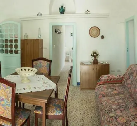 Holiday home Trulli Conti Grande Spazio Alberato Incontaminato- Prenotazione Esclusiva *